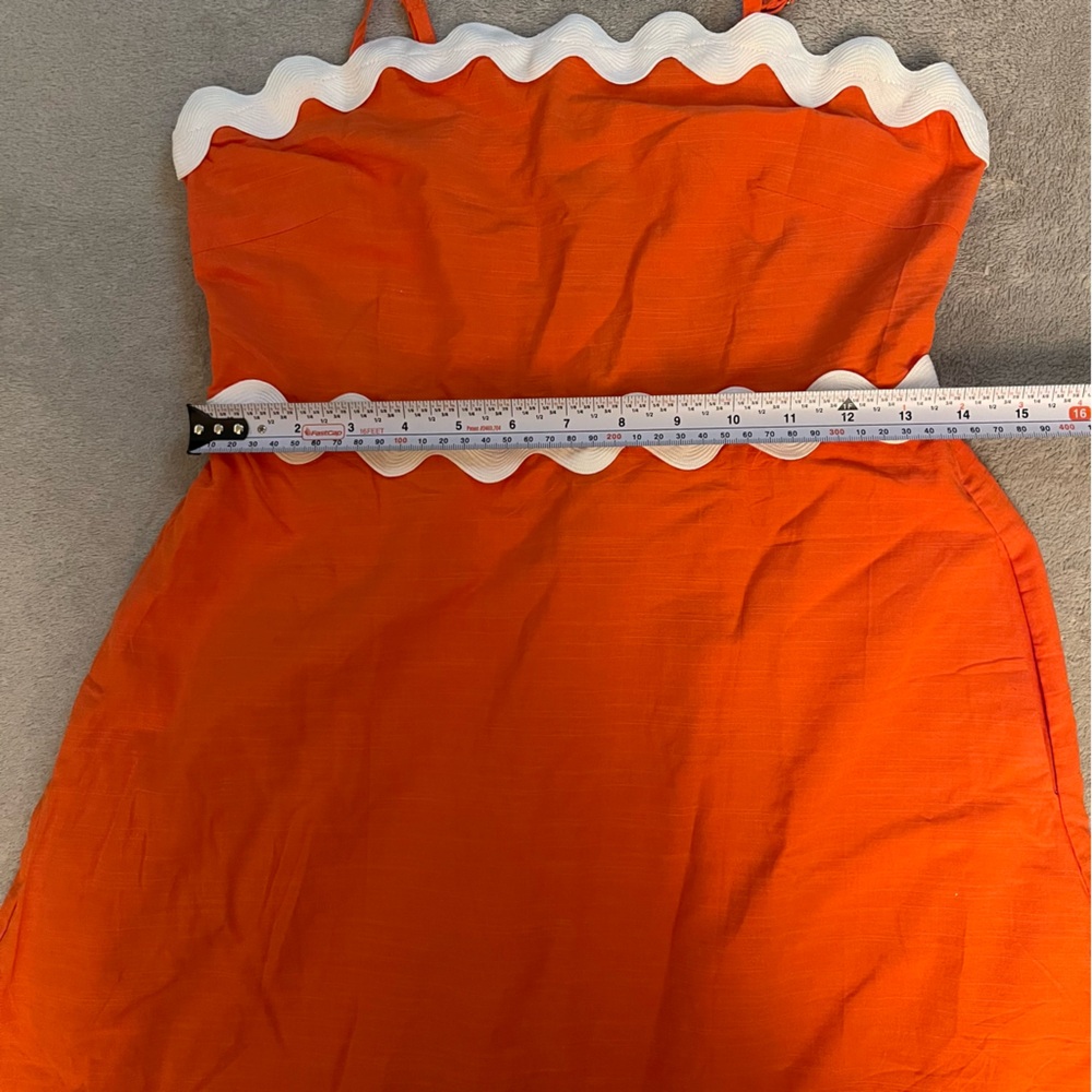 Elegant Coral Midi Dress with White Trim - Picture 6 of 9